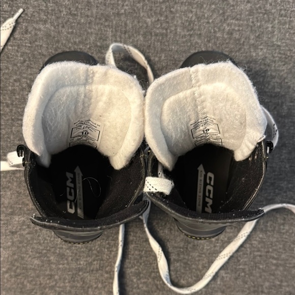 CCM Tacks Hockey Skates Black and Grey - Picture 3 of 6